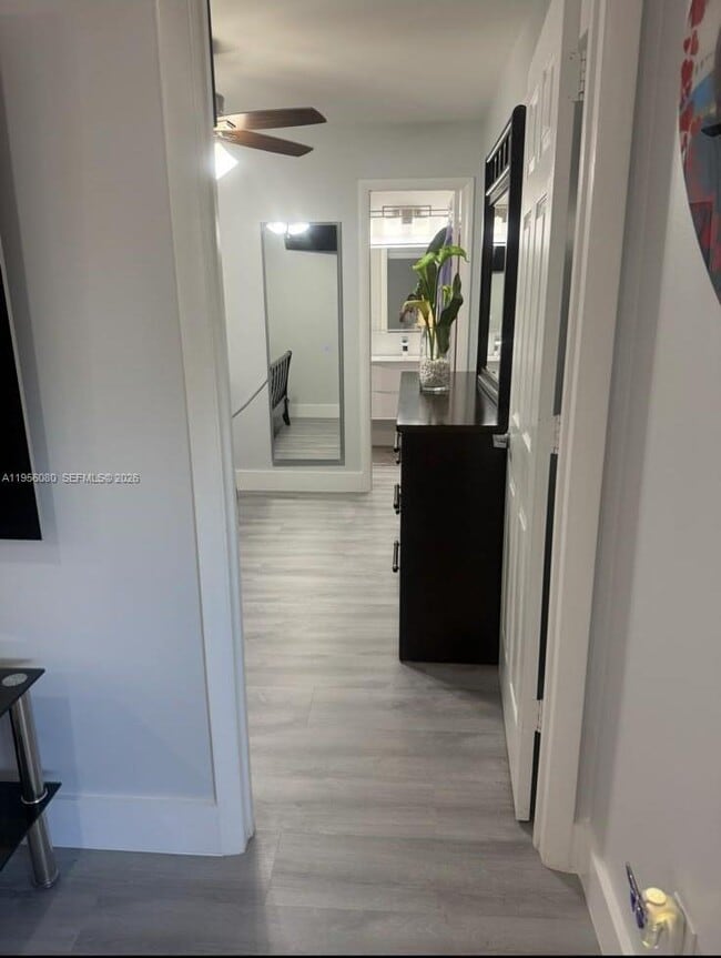 Building Photo - 1327 Towhee St