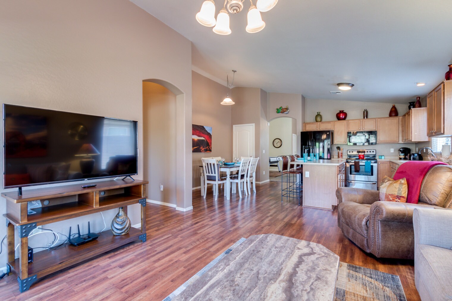 Building Photo - 44342 Palmen Dr