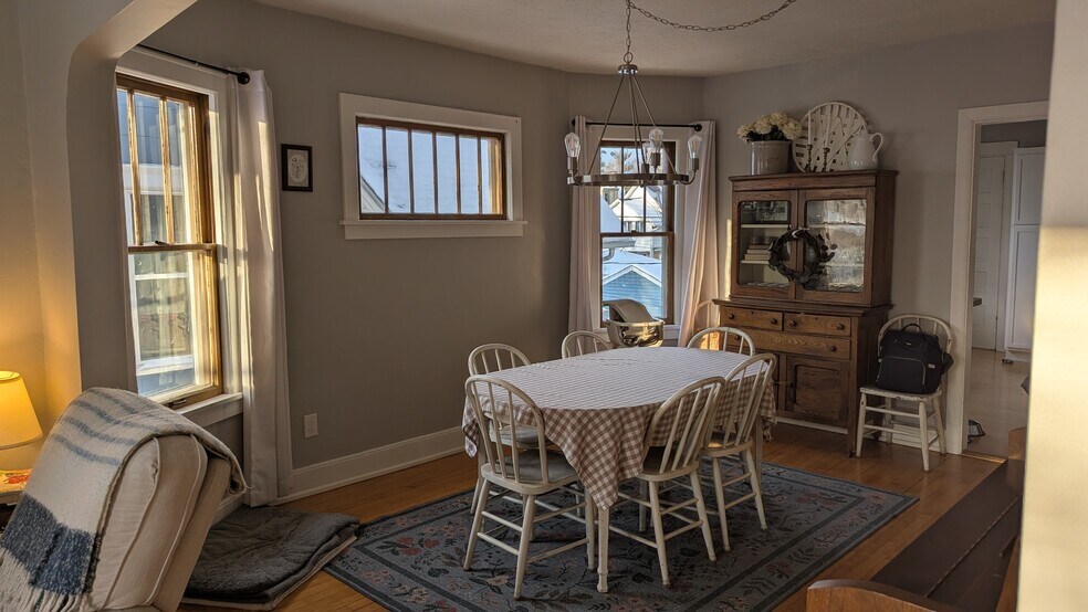 Building Photo - 1534 Jefferson St NE