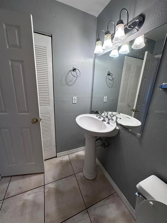 Building Photo - 1051 S Hiawassee Rd