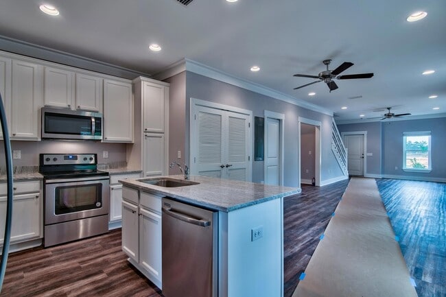 Building Photo - 135 N Sand Palm Rd