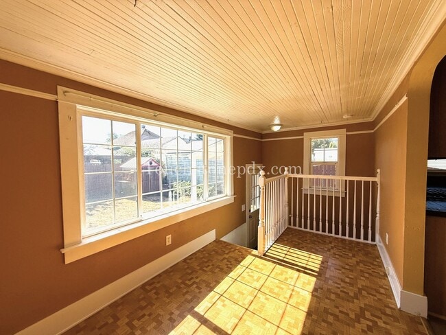 Building Photo - Contemporary 2 BD | 1 BA Home w/ Private B...