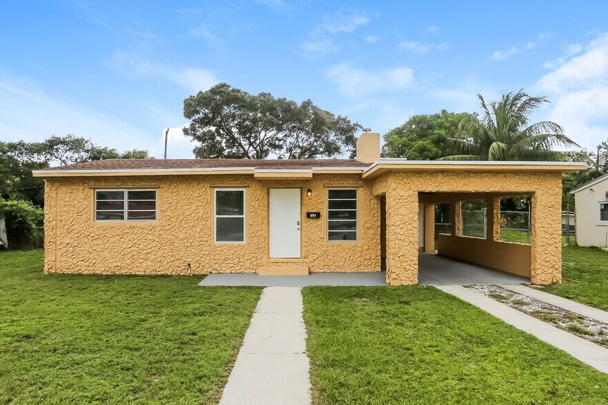 Primary Photo - 601 E Evanston Cir