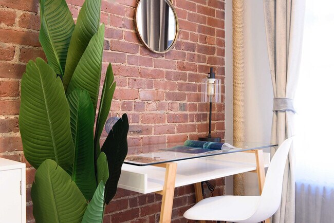 Building Photo - 240e E 75th St