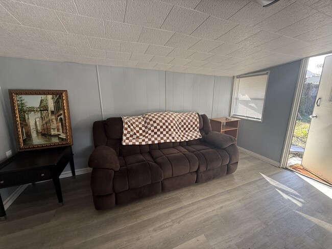 Building Photo - 33424 Shady Acres Rd