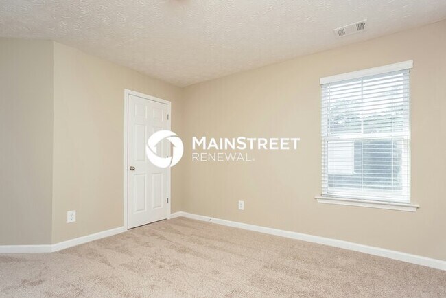 Building Photo - 3 Bedroom Pet-Friendly Home in Atlanta, GA with Main Street Renewal
