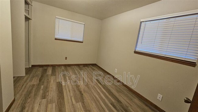 Building Photo - 714 W Kiernan Ave