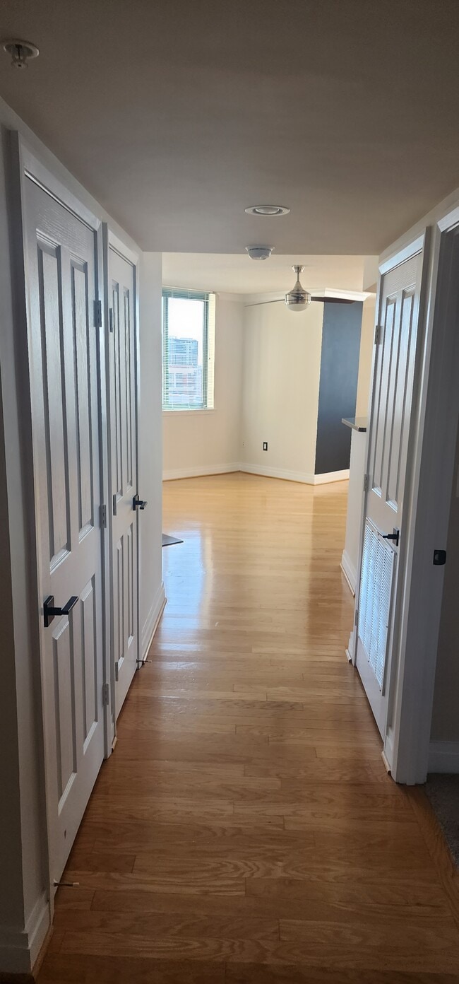 Building Photo - 414 Water St