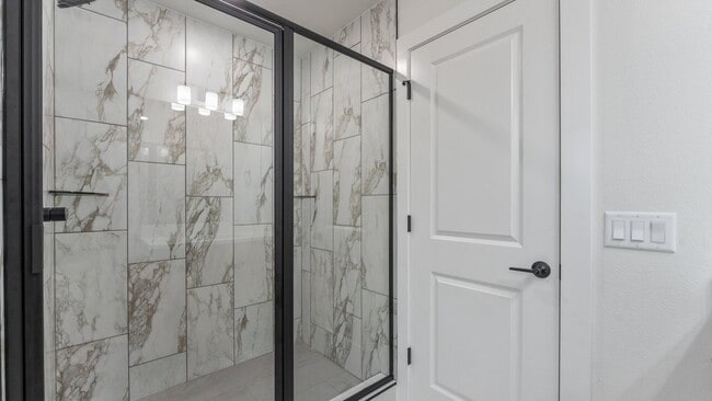 Building Photo - "Lovely 3-Bed Oasis with Granite Touches &...