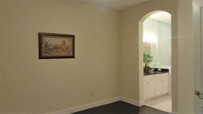Building Photo - 1825 Bridgepointe Cir