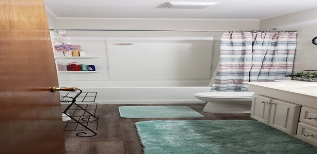 Building Photo - Carter St