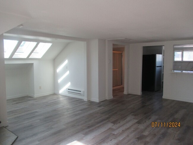 Building Photo - Cute 2 Bed 1 Bath Duplex in Puyallup