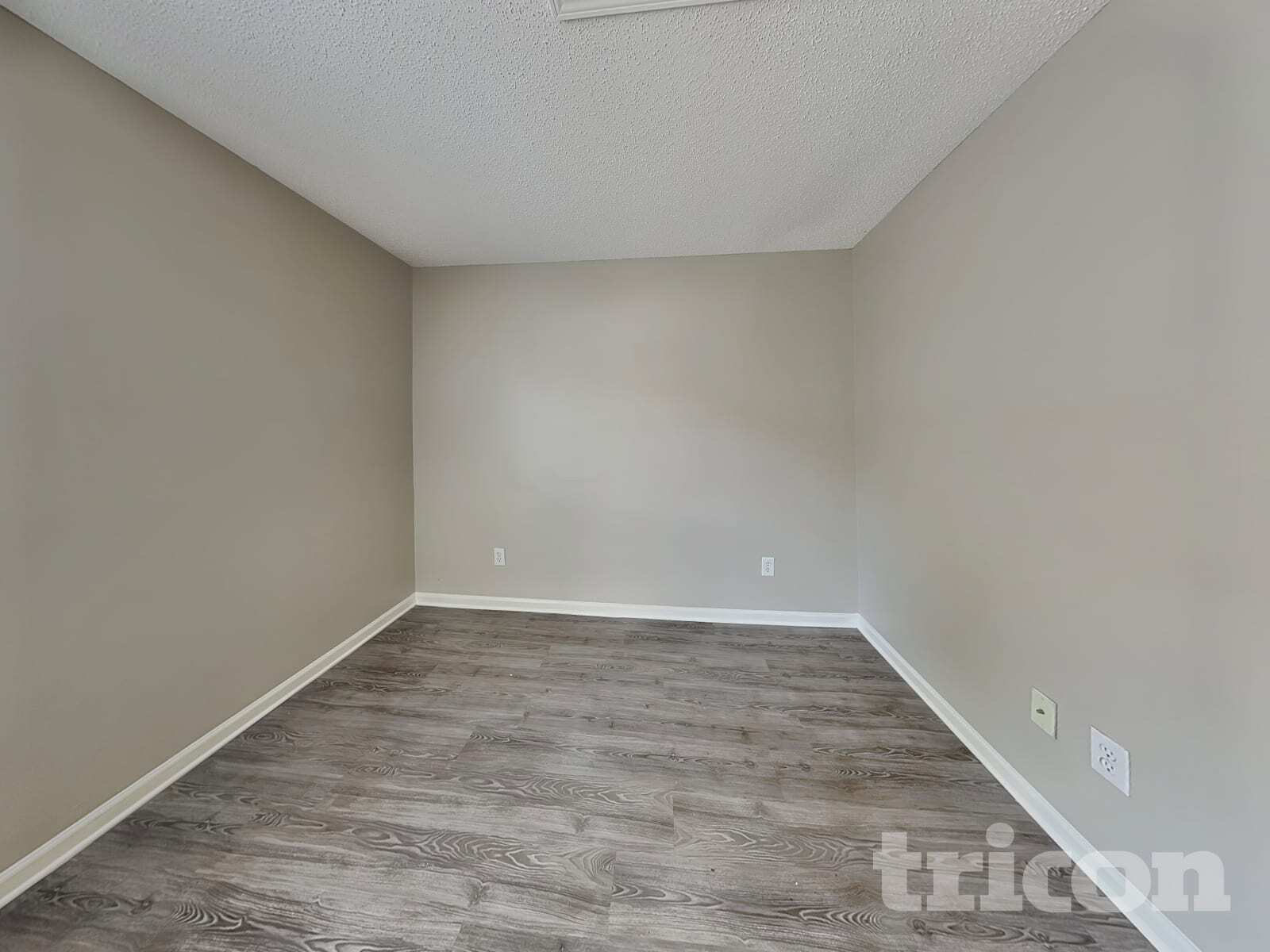 Building Photo - 115 Markham Dr