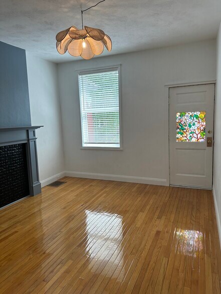Building Photo - 4269 Botanical Ave