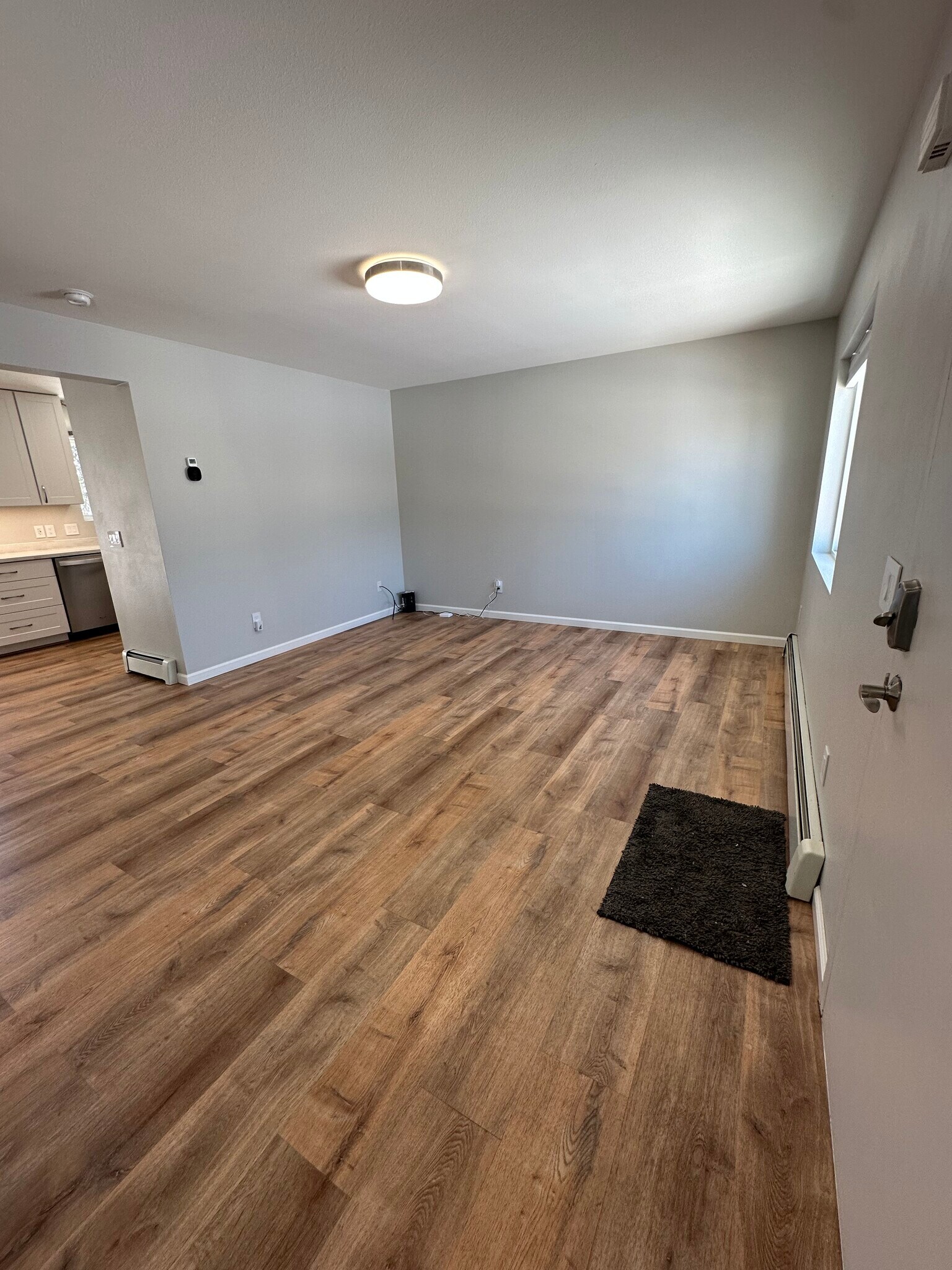 Building Photo - 1055 E Klatt Rd