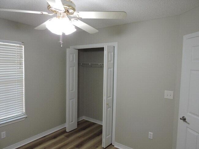 Building Photo - 2800 Wilson Ln