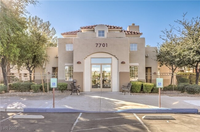 Building Photo - 1909 Desert Falls Ct