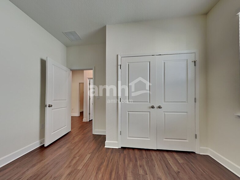 Building Photo - 2216 Saffron Walden Dr