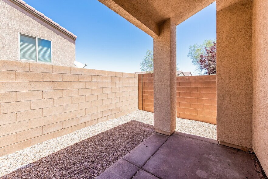 Building Photo - 10016 Bonterra Ave