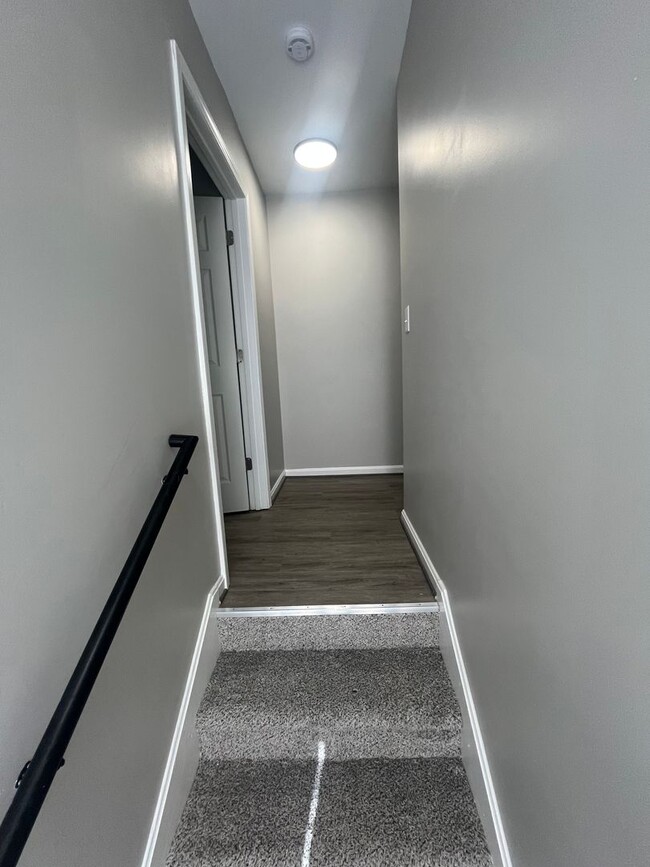 Building Photo - Gorgeous Fully Renovated 4 br/2 bath!
