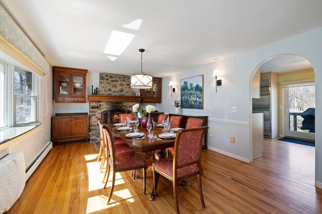 Building Photo - 214 Berry Rd