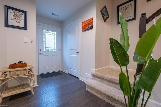 Building Photo - 605 Brickell Chase