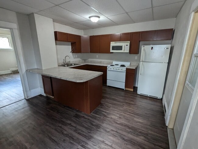 Building Photo - Ward 42 - 7th Ave Duplex