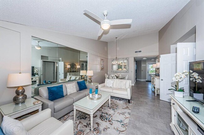 Building Photo - 6000 Bahia Del Mar Cir