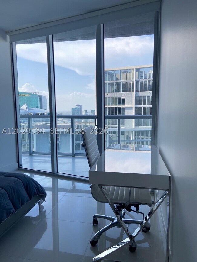 Building Photo - 495 Brickell Ave