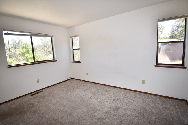 Building Photo - 20664 Chaparral Cir