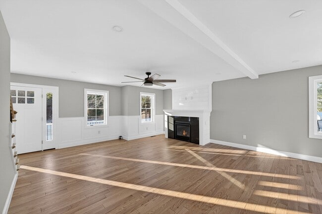 Building Photo - 3 Earle St