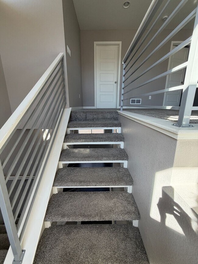 Building Photo - Beautiful Home in the Heart Of Castle Rock