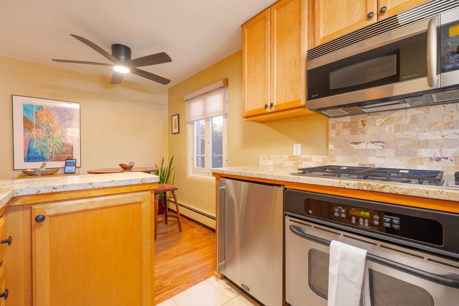 Building Photo - 325 Sena St