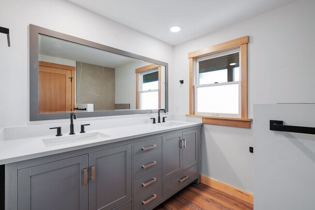 Building Photo - Lake Oswego Four Bedroom Home with View of...