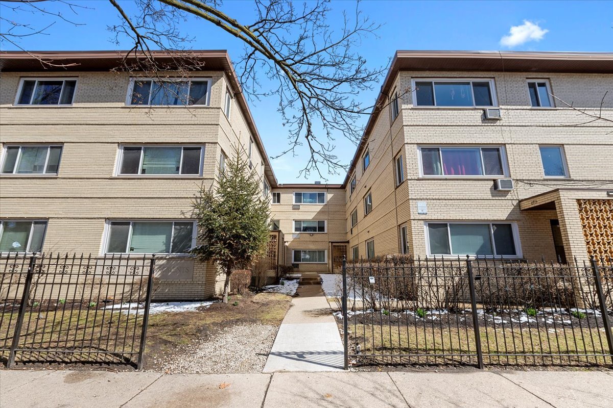 Building Photo - 6719 N Hermitage Ave