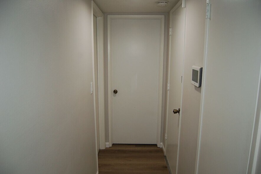 Building Photo - 211 Tanforan Ln