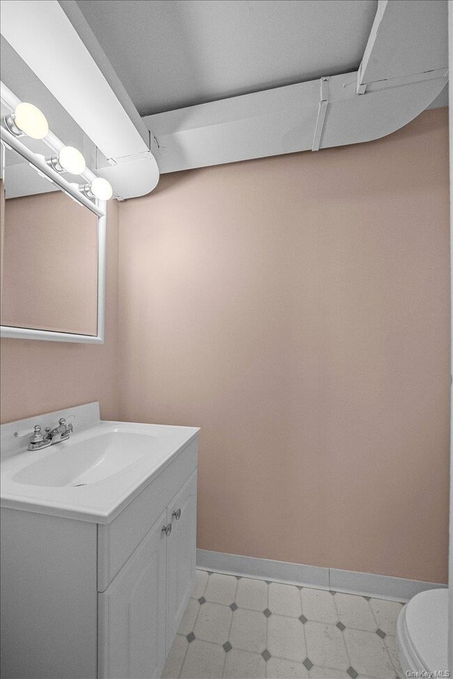 Building Photo - 73 Ewart St