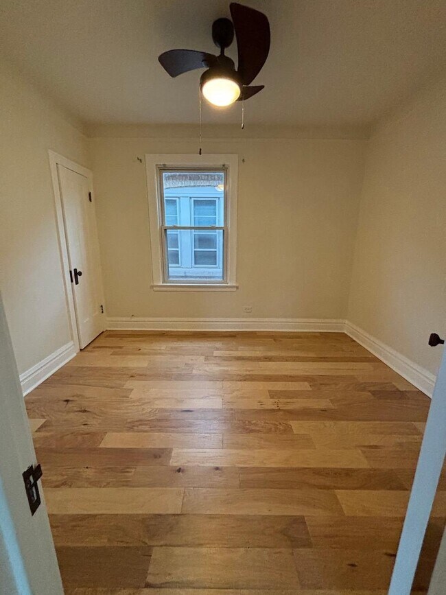 Building Photo - 5650 W 63rd Pl