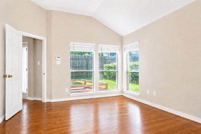 Building Photo - 22422 Cascade Springs Dr