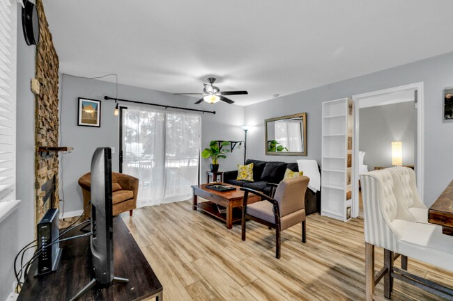 Building Photo - 2025 Canyons Resort Dr