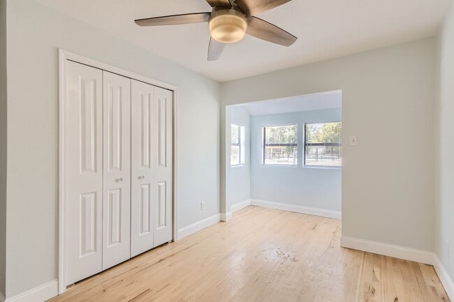 Building Photo - Private Modern Ranch House on 5 Acres East...