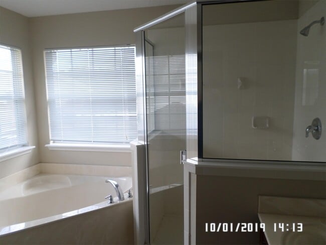 Building Photo - 11807 Templeton Rd