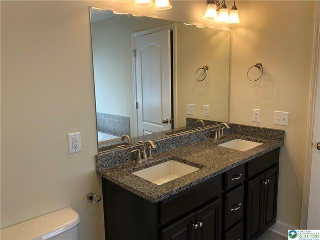 Building Photo - 6137 Valley Forge Dr