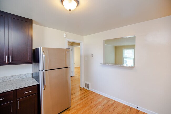 Building Photo - 4262 W Nelson St