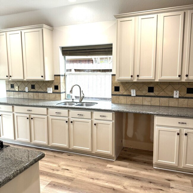 Building Photo - 2203 Blossom Creek Trail