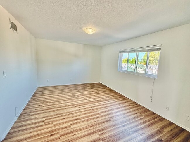 Building Photo - 2032 Martina Ave