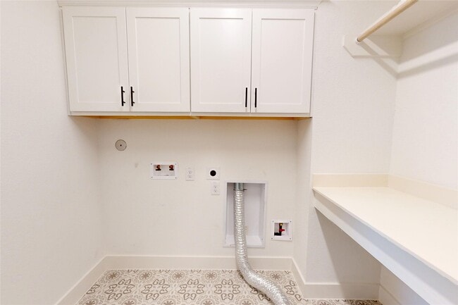 Building Photo - 3113 Somerset Levens Ln