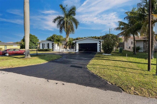 Building Photo - 860 NW 207th St