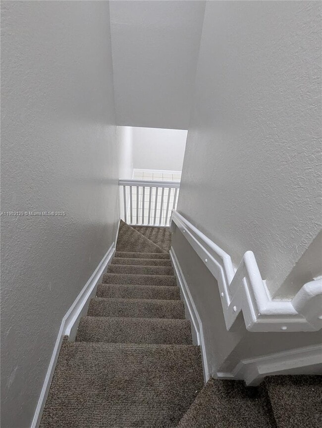 Building Photo - 1413 SE 24th Ct