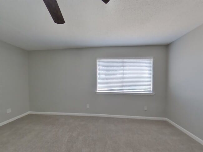 Building Photo - 23426 Canyon Lake Dr